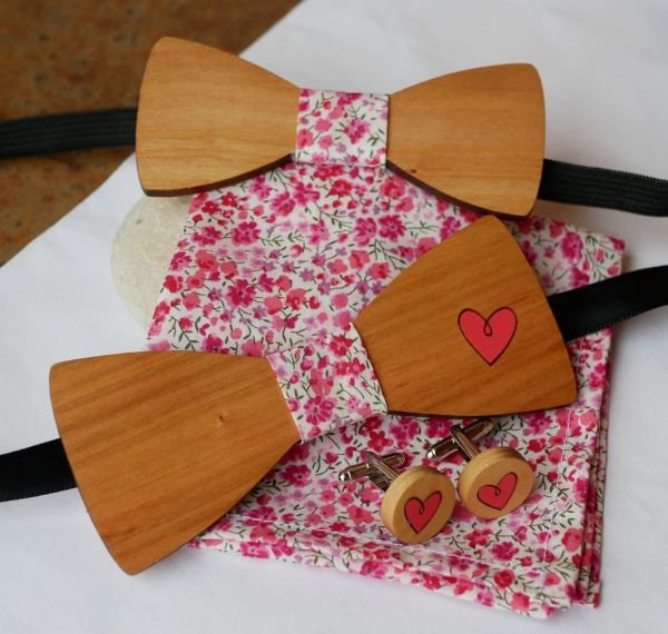 Wooden bow tie wedding set