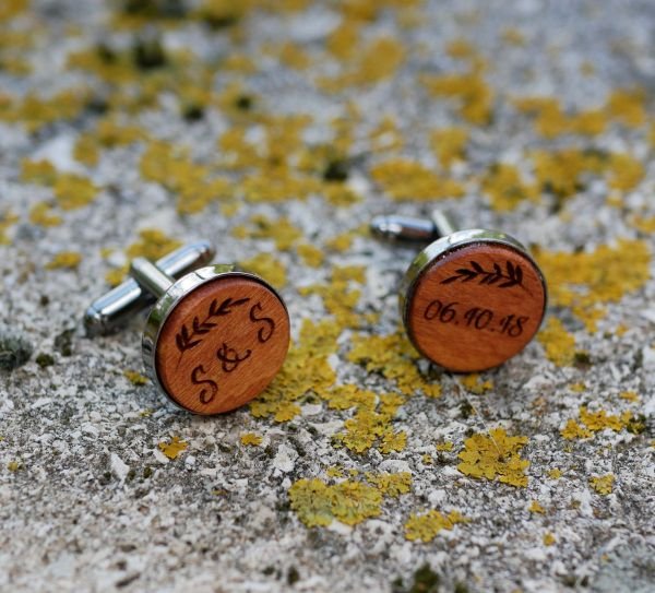 Cufflinks crimped