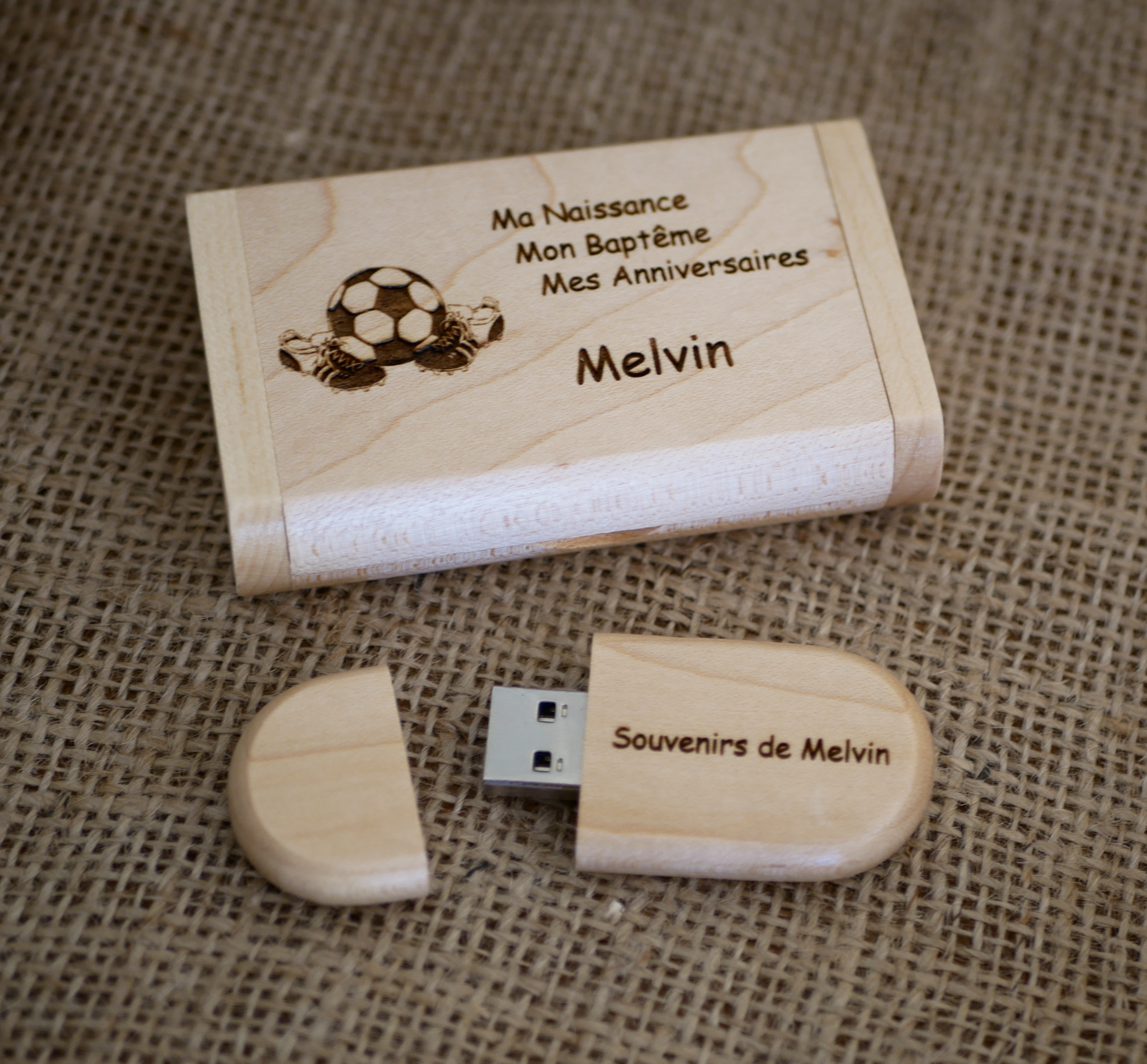Engraving on a maple USB key