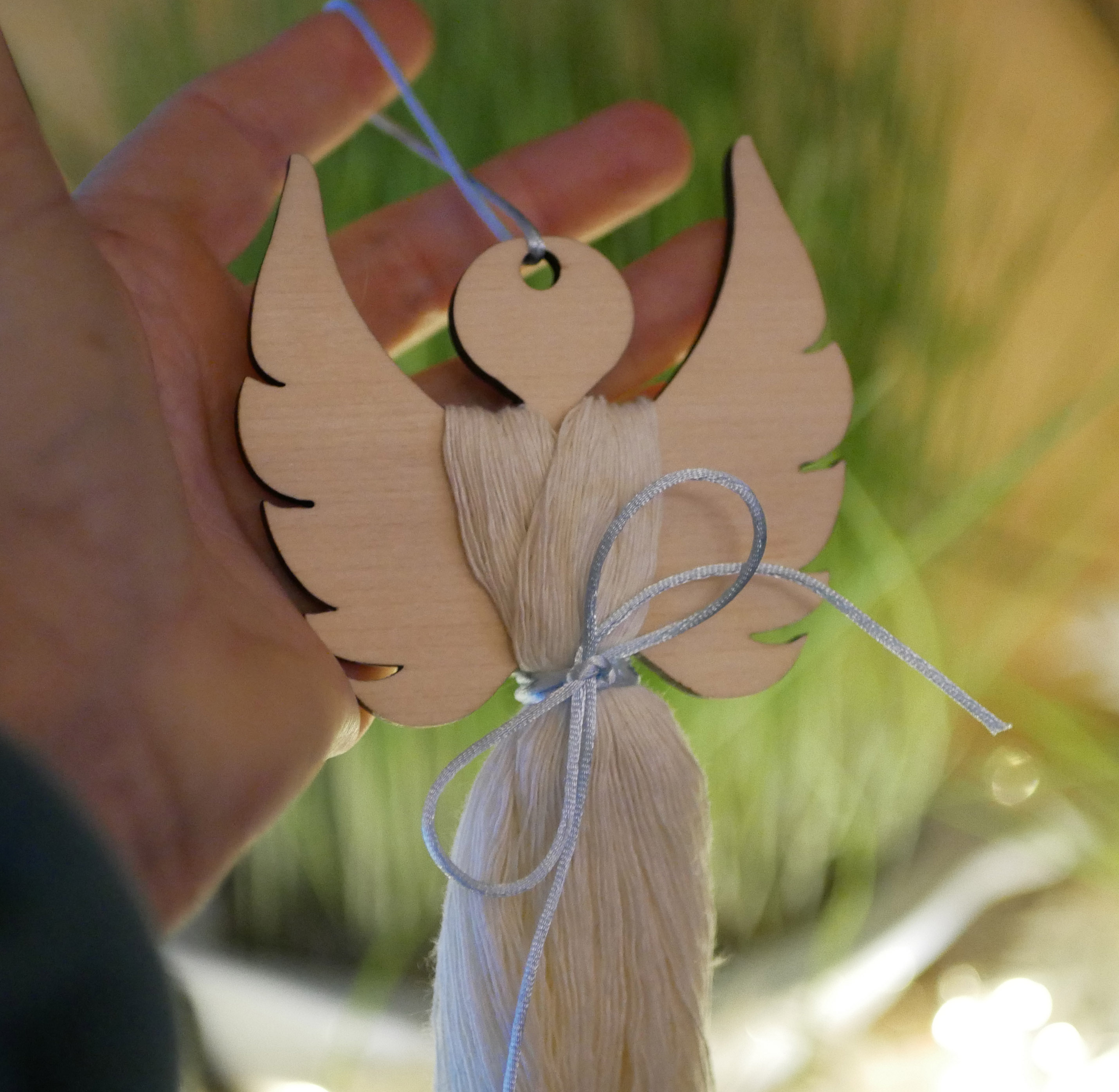 Wooden angel to hang as a do-it-yourself doll 