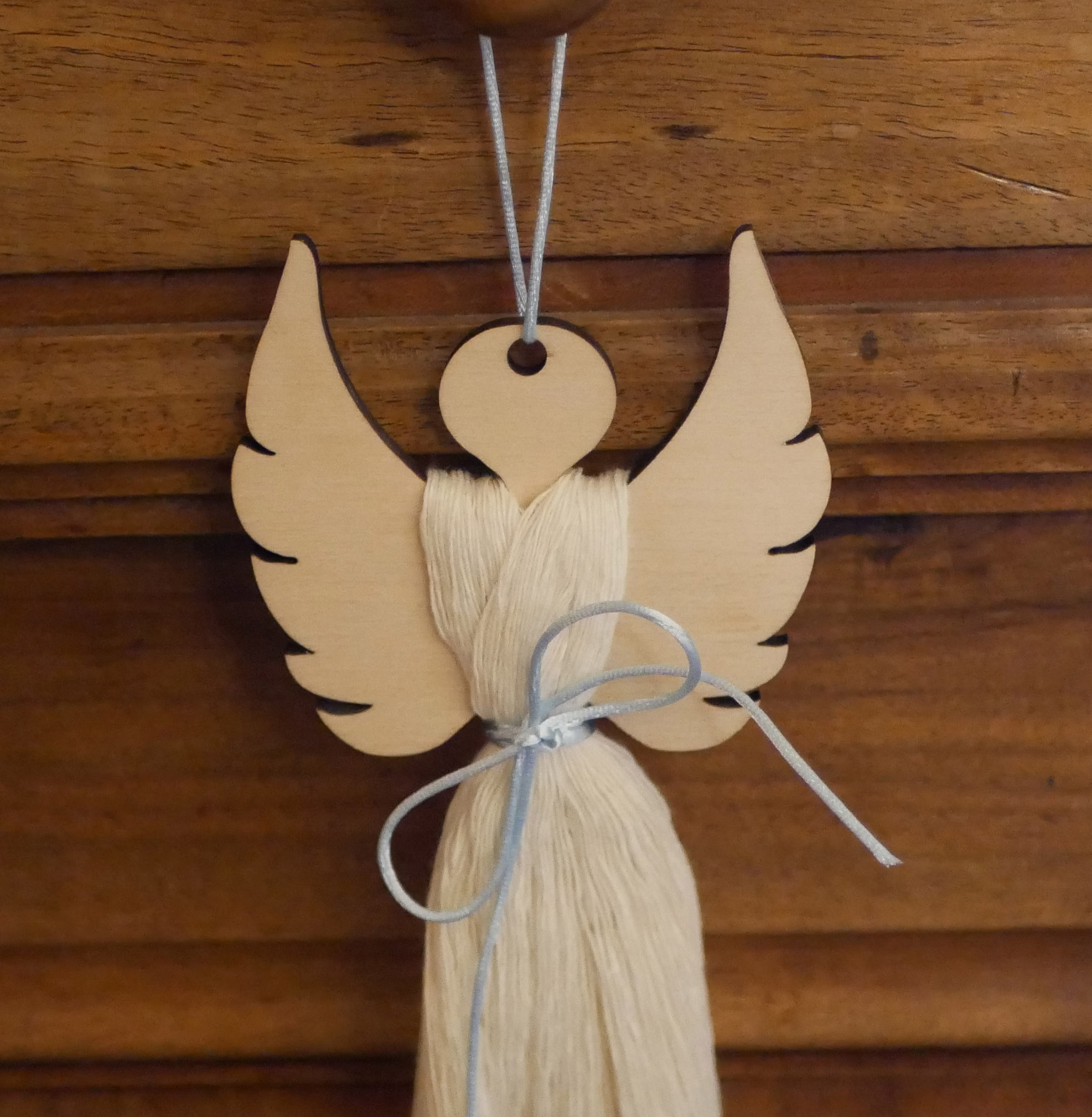 Wooden angel to hang as a do-it-yourself doll 