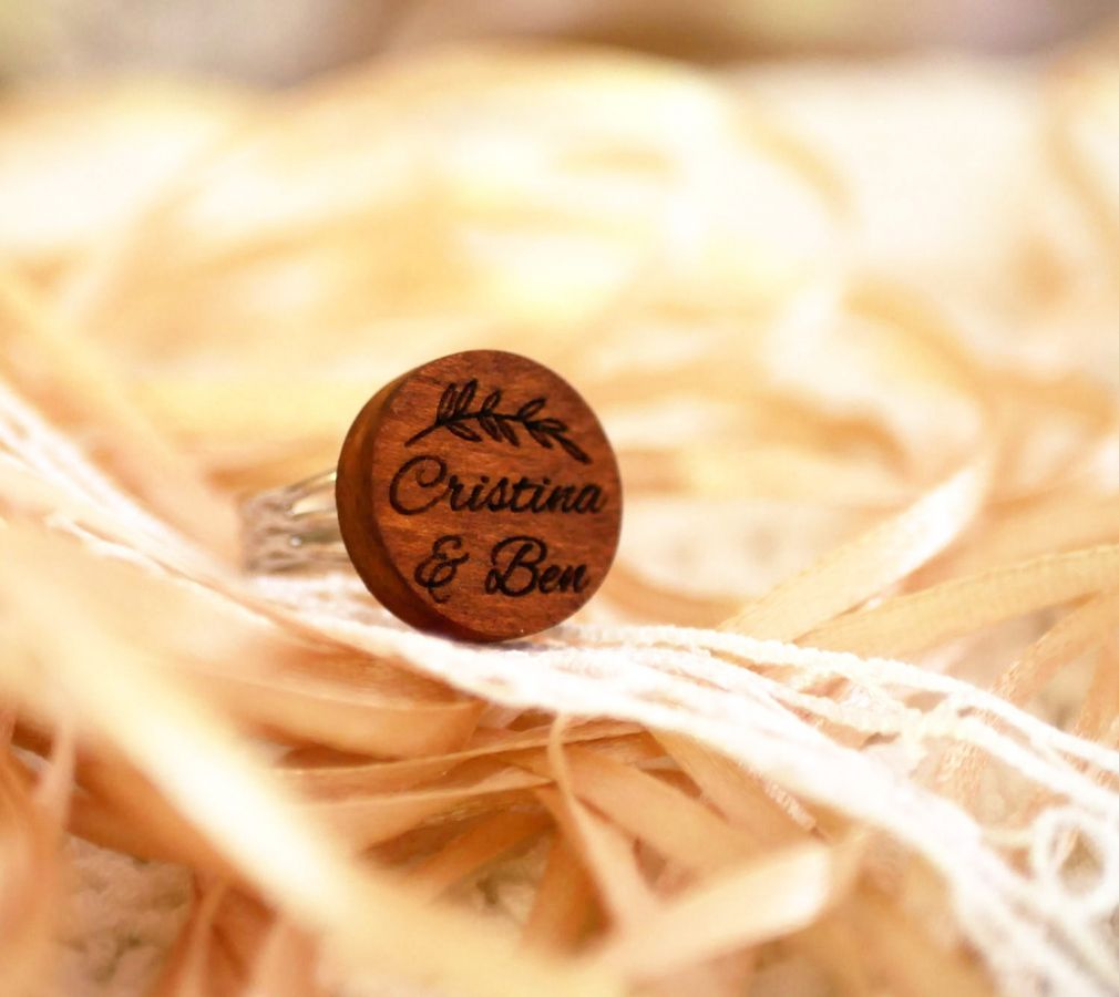 Personalized wood cabochon ring by engraving