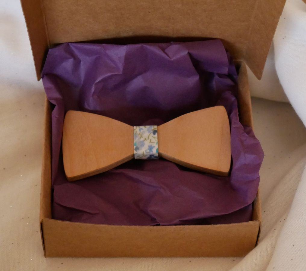 Customizable hair accessory Bow tie on elastic