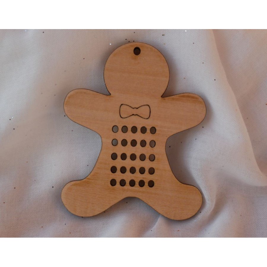 Wooden Christmas cookie man to embroider and decorate yourself 
