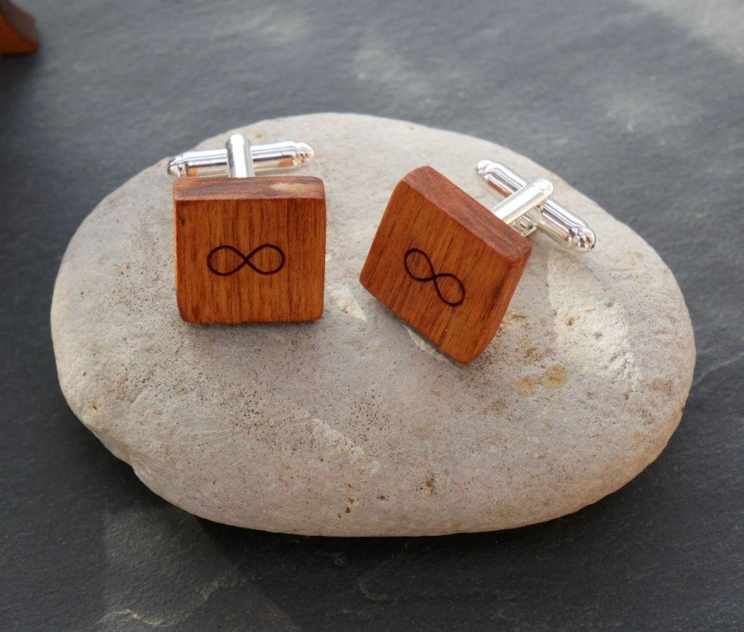 Square wooden cufflinks to personalize