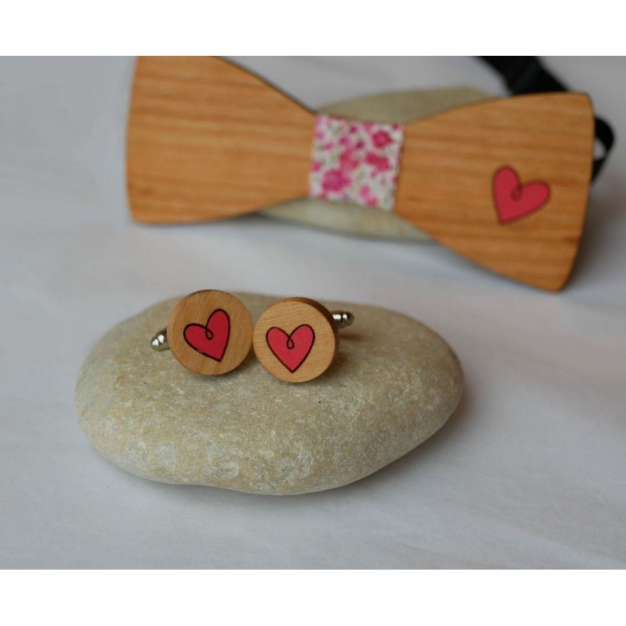 Wooden cufflinks with painted hearts