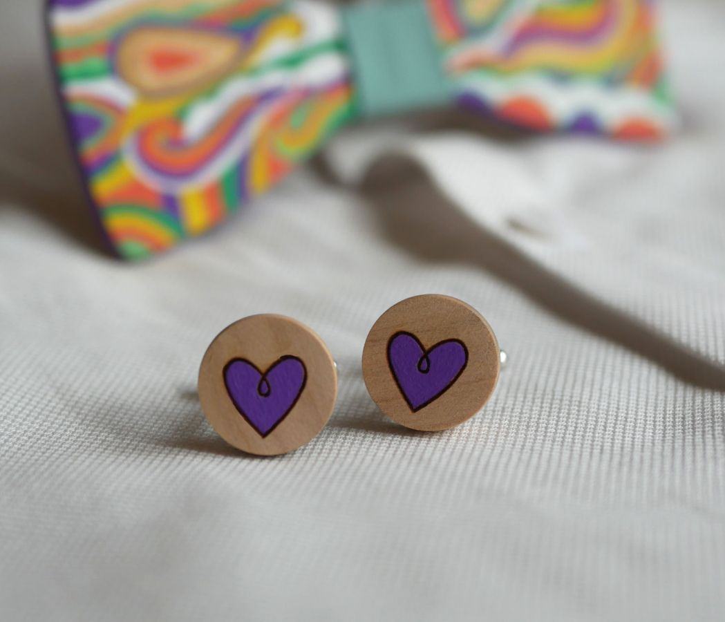 Wooden cufflinks with painted hearts