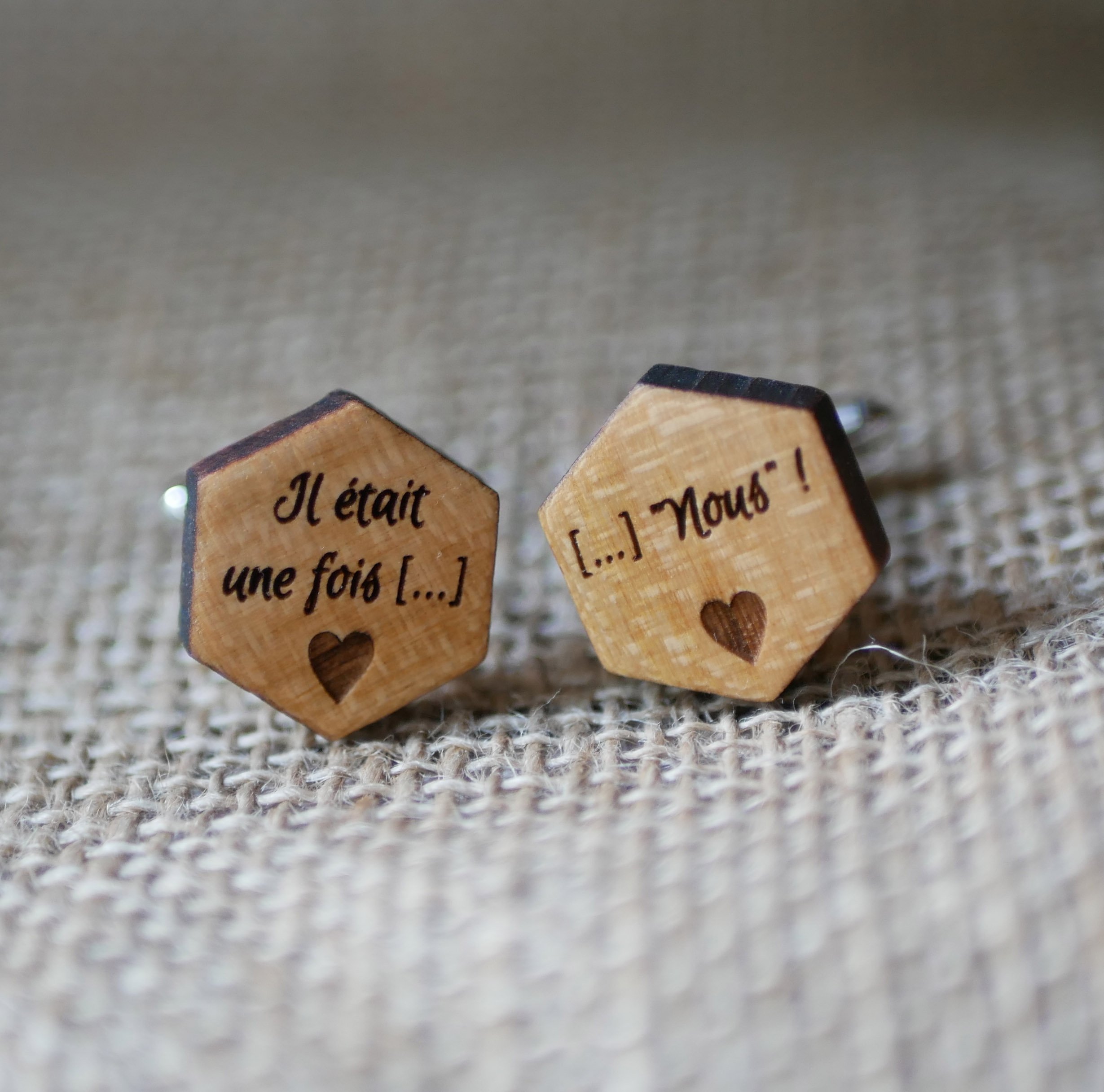 Hexagonal wooden cufflinks to personalize