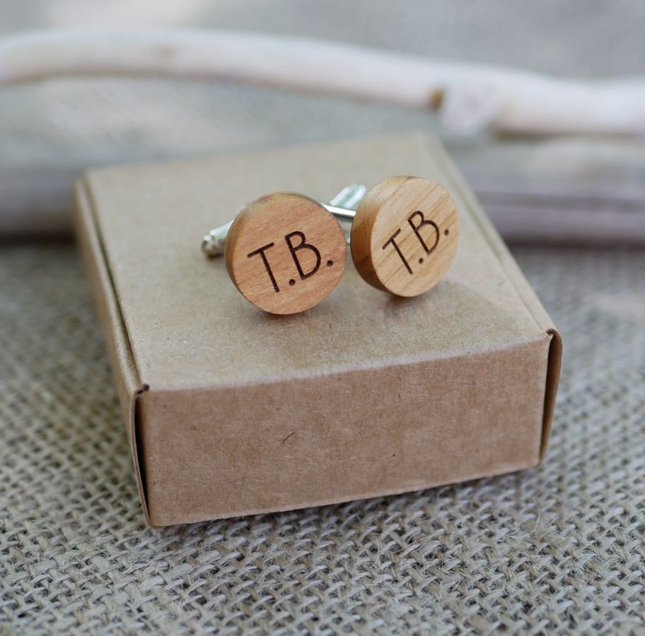 Round wooden cufflinks to personalize 18mm