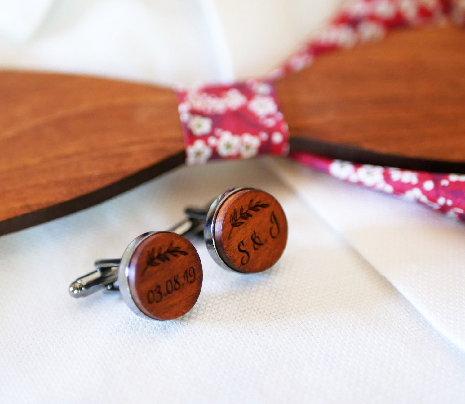 Wooden cufflinks set in dark steel 16mm customizable