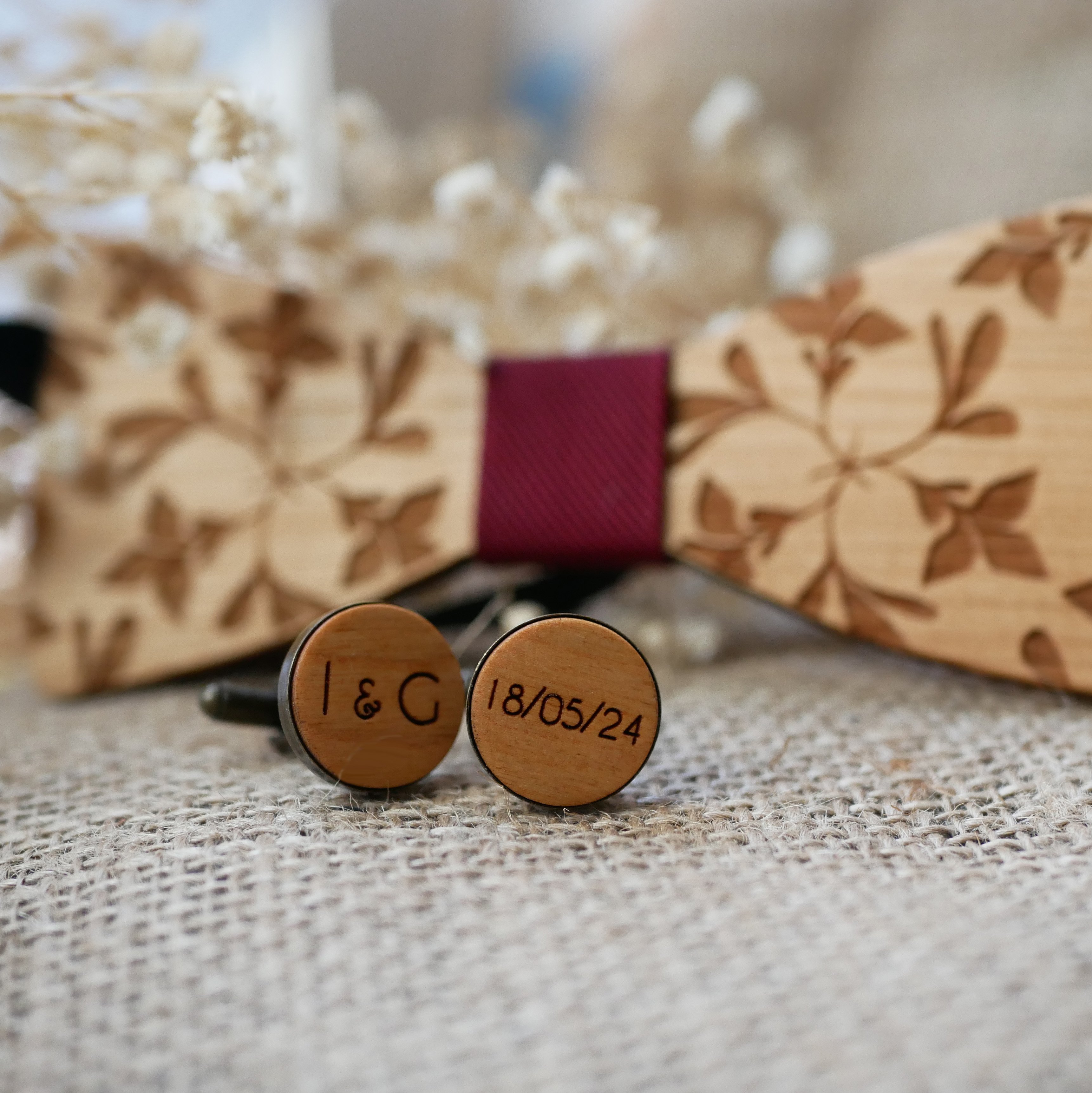 Wooden cufflinks set with aged bronze 16 mm customizable