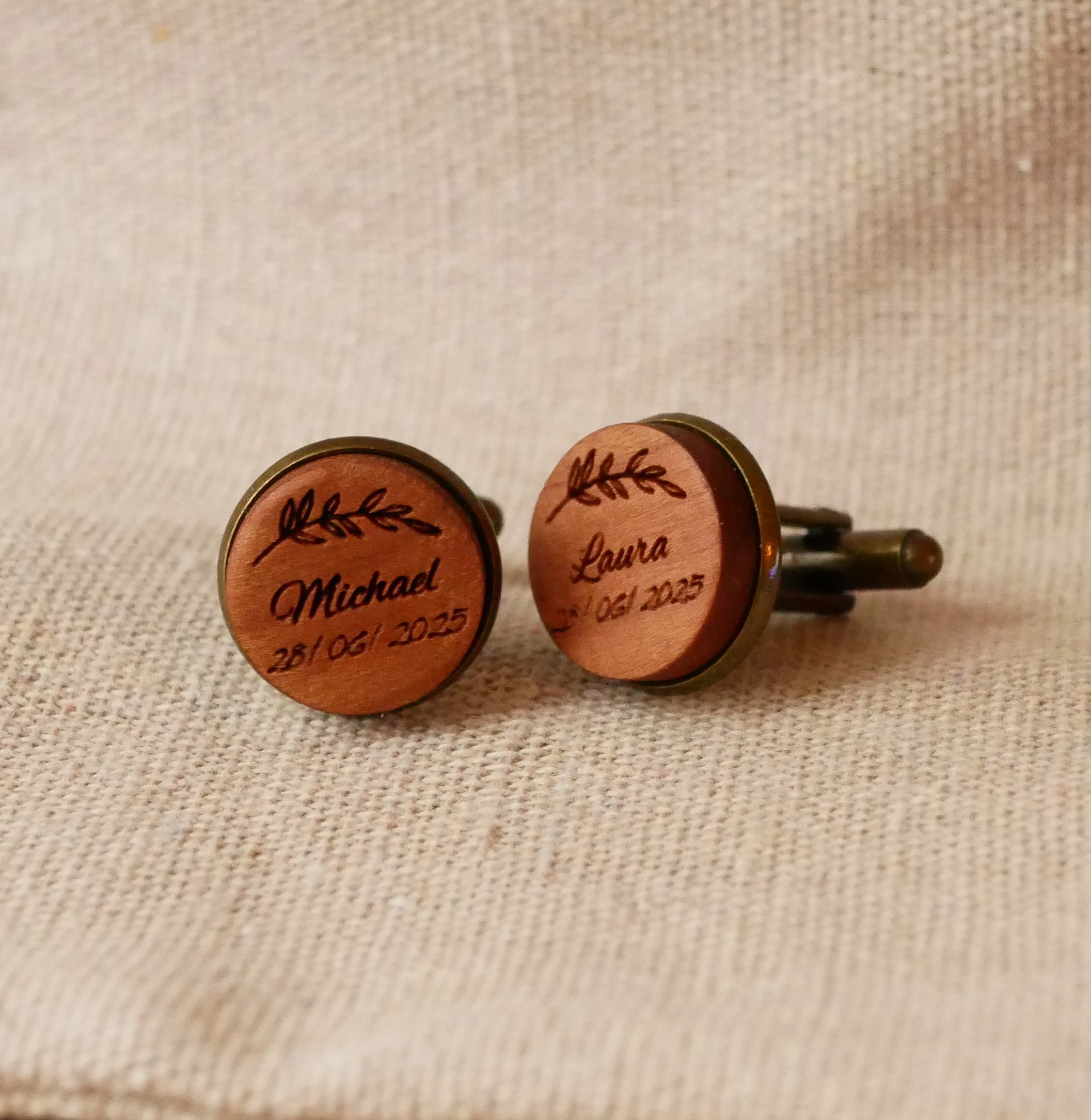 Wooden cufflinks set with aged bronze 16 mm customizable