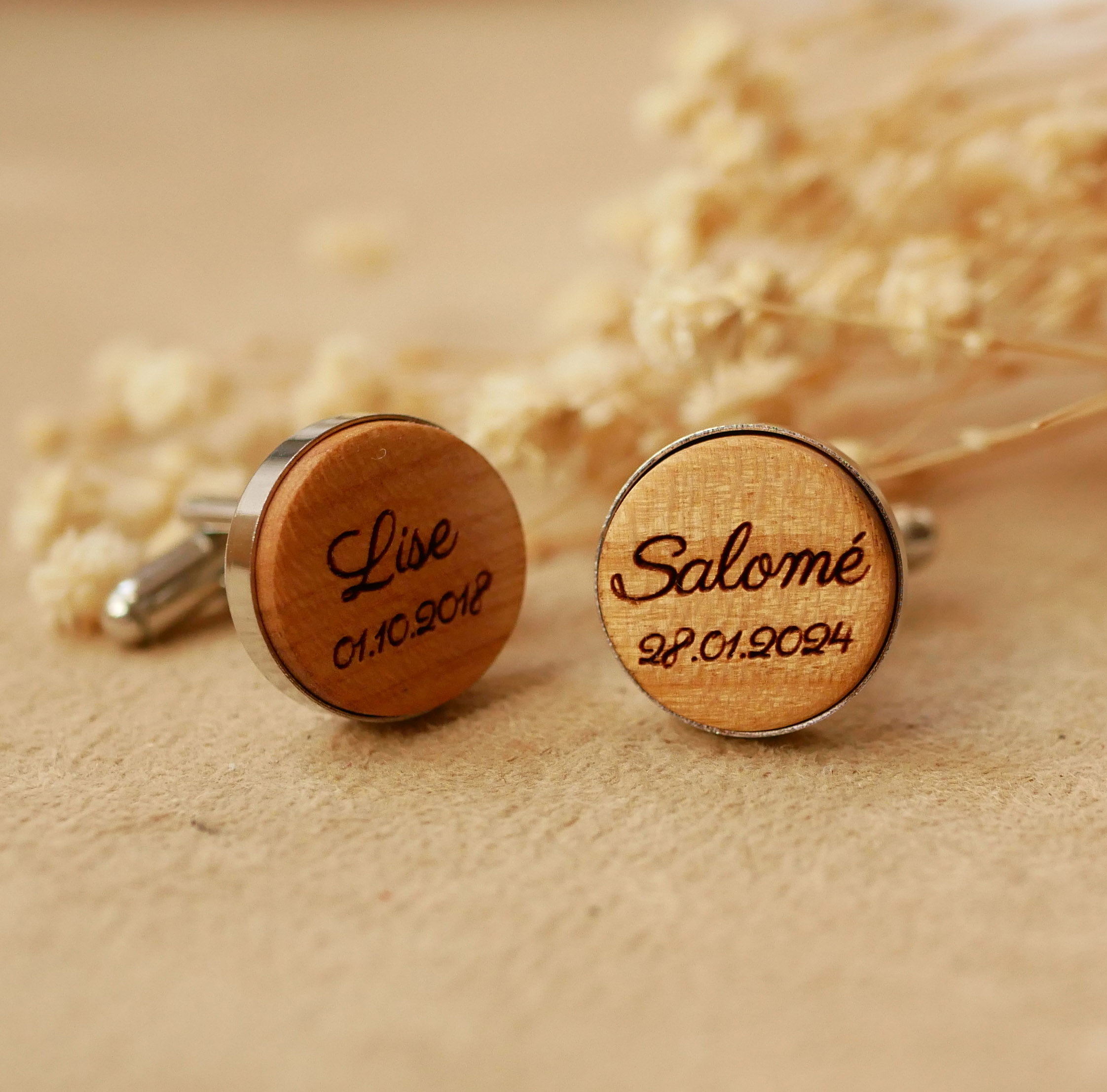 Silver plated cufflinks 16 mm in engraved wood 