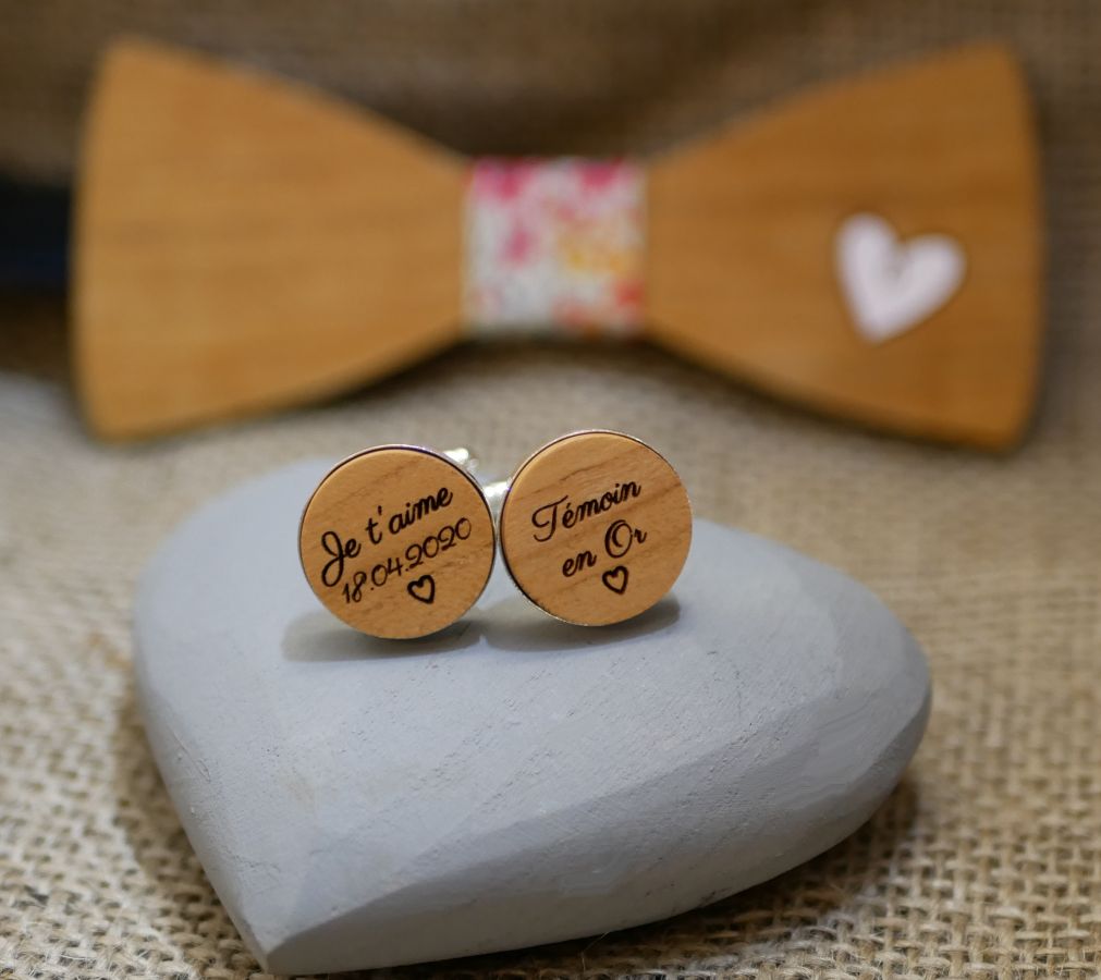 Silver plated cufflinks 16 mm in engraved wood 