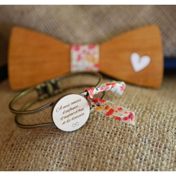 Brass and wood bracelet with customizable cabochon 