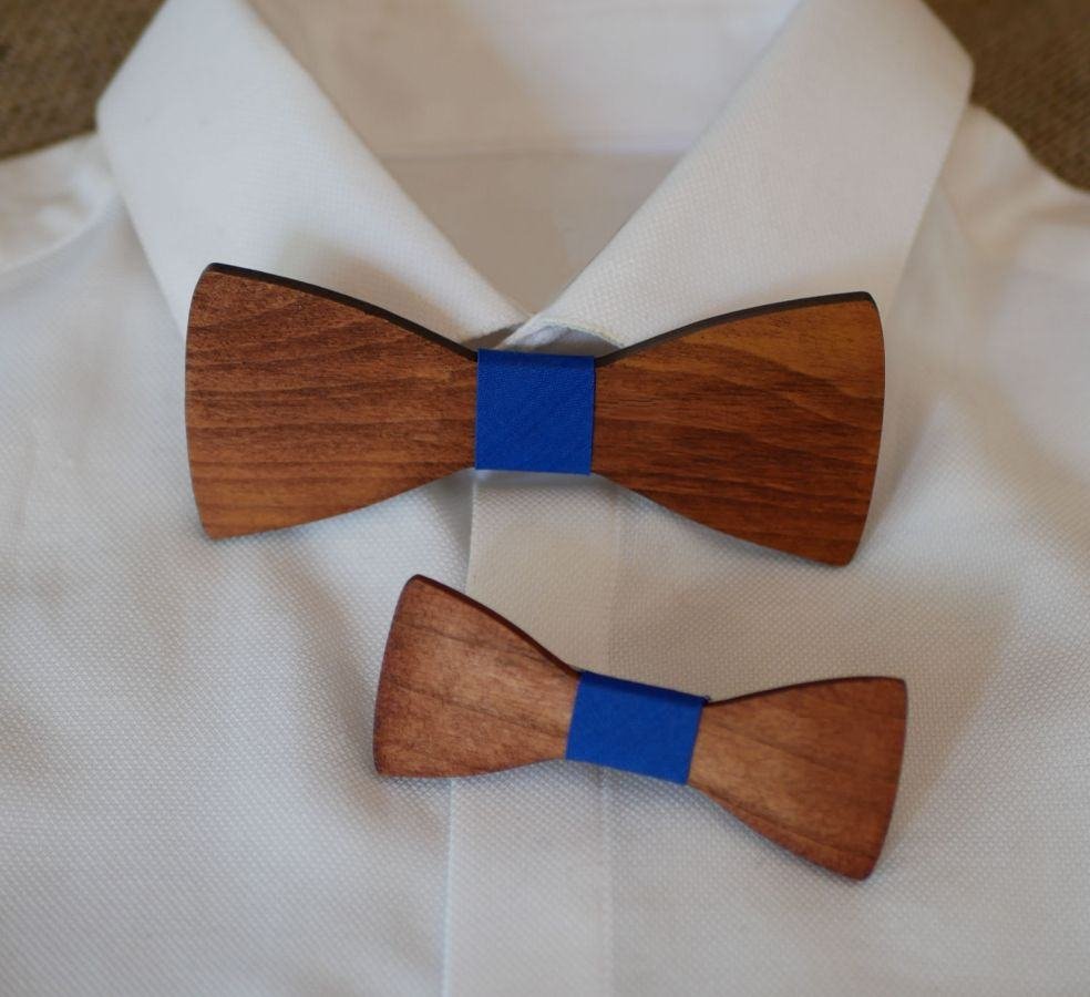 Wooden mini bow tie brooch to personalize