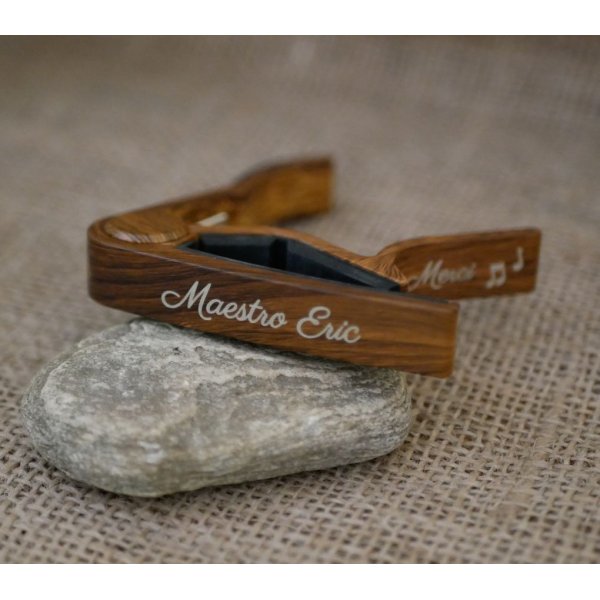 Aluminum guitar capo with gold engraving to personalize