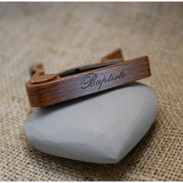 Engraved aluminum guitar capo to personalize