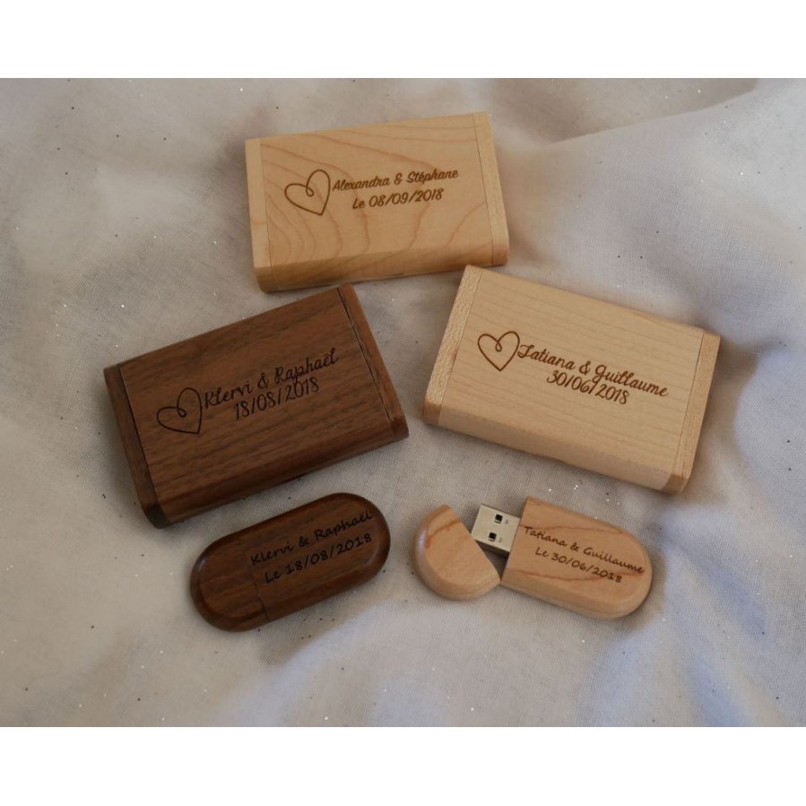 Walnut wood box and 64 GB USB key, customizable