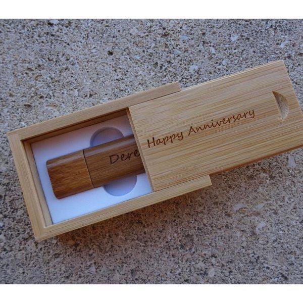 Cl&eacute; Usb 16 Go dans coffret bois bambou &agrave; personnaliser par gravure pour un mariage