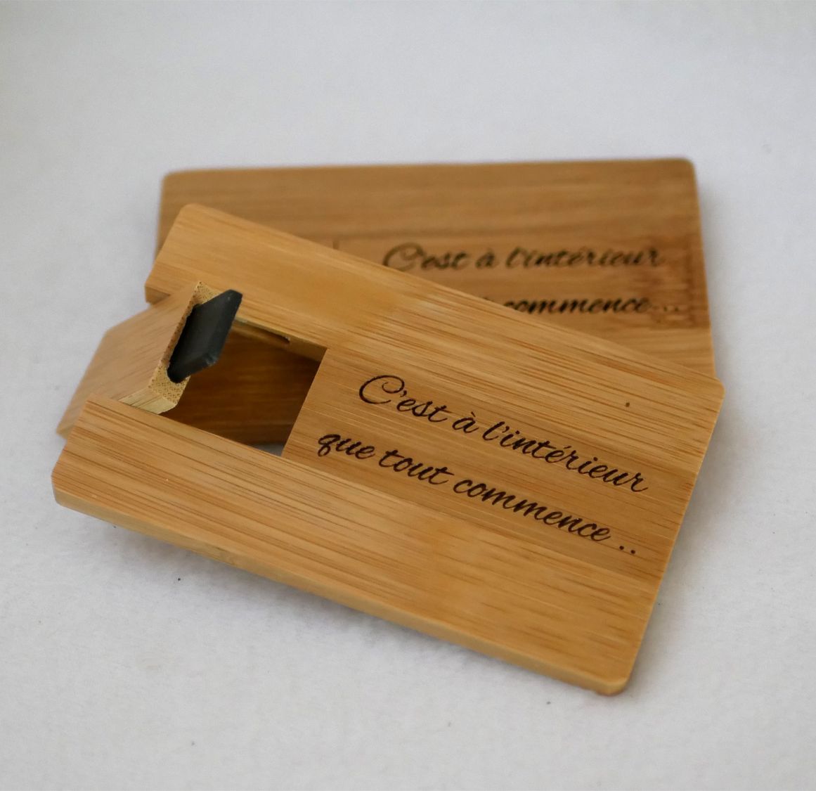 32 GB USB key Carbonized bamboo wood card to be personalized by engraving