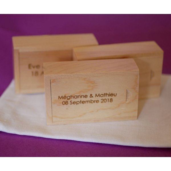 32GB Usb Key in a maple box to personalize