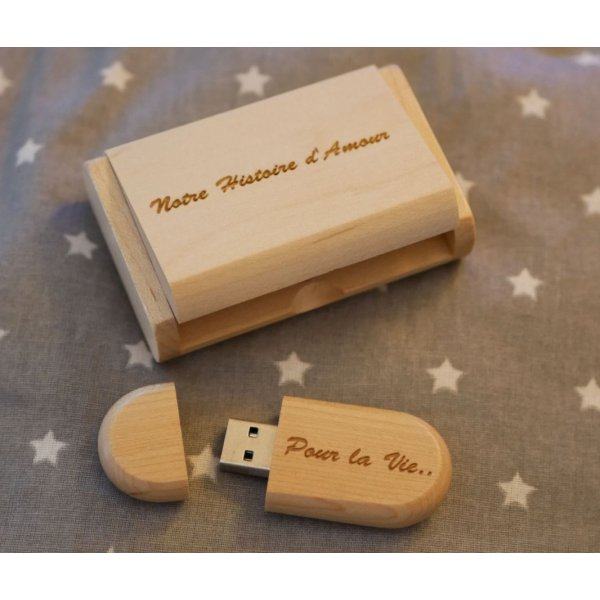 32GB 2.0 USB flash drive in a custom maple wood case
