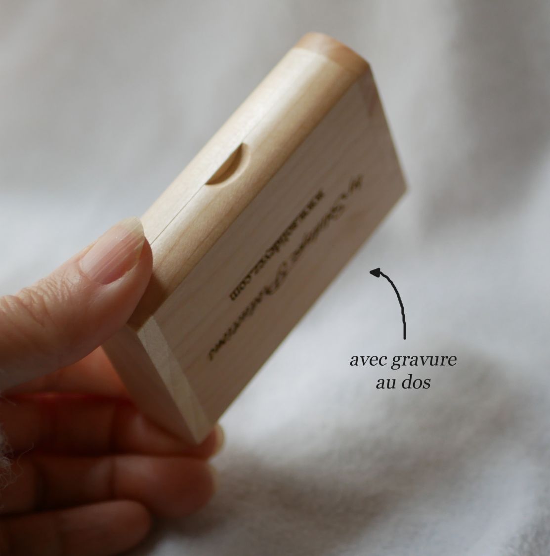 32 GB 2.0 engraved USB key in maple wood case