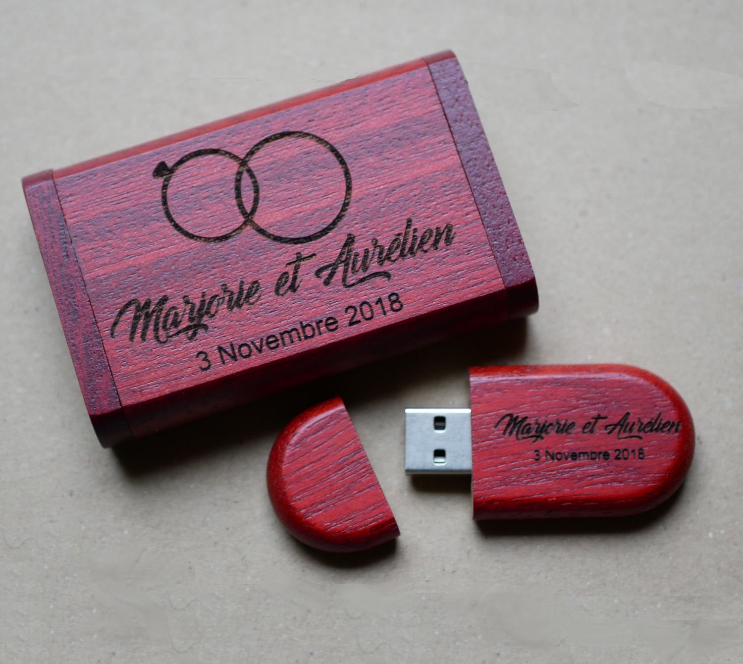 32 GB 3.0 red wood Usb key in a box to be personalized by engraving