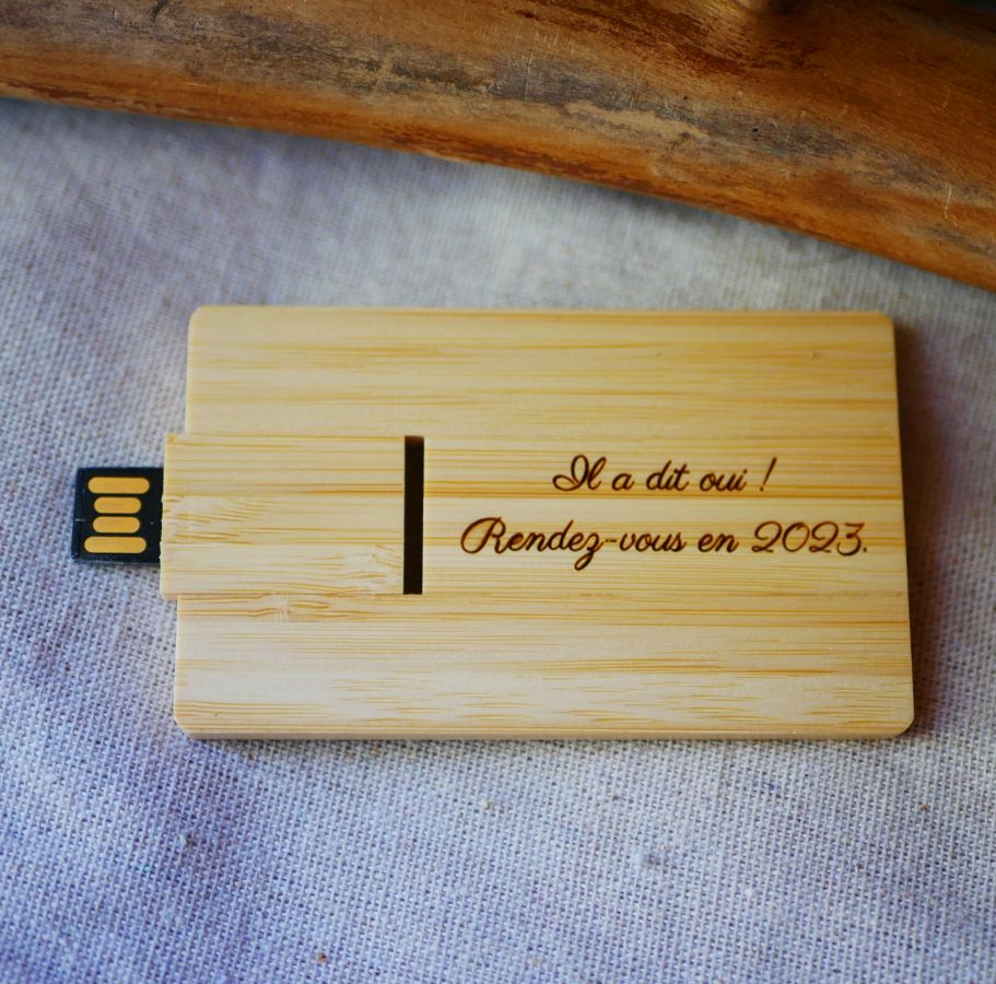 32 GB USB key Bamboo wood card to personalize by engraving