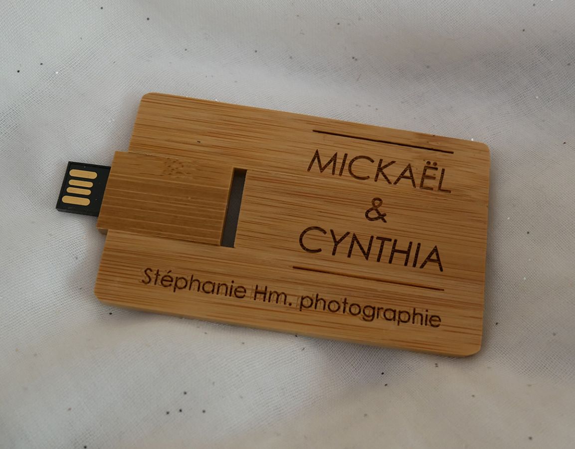 32 GB USB key Carbonized bamboo wood card to be personalized by engraving