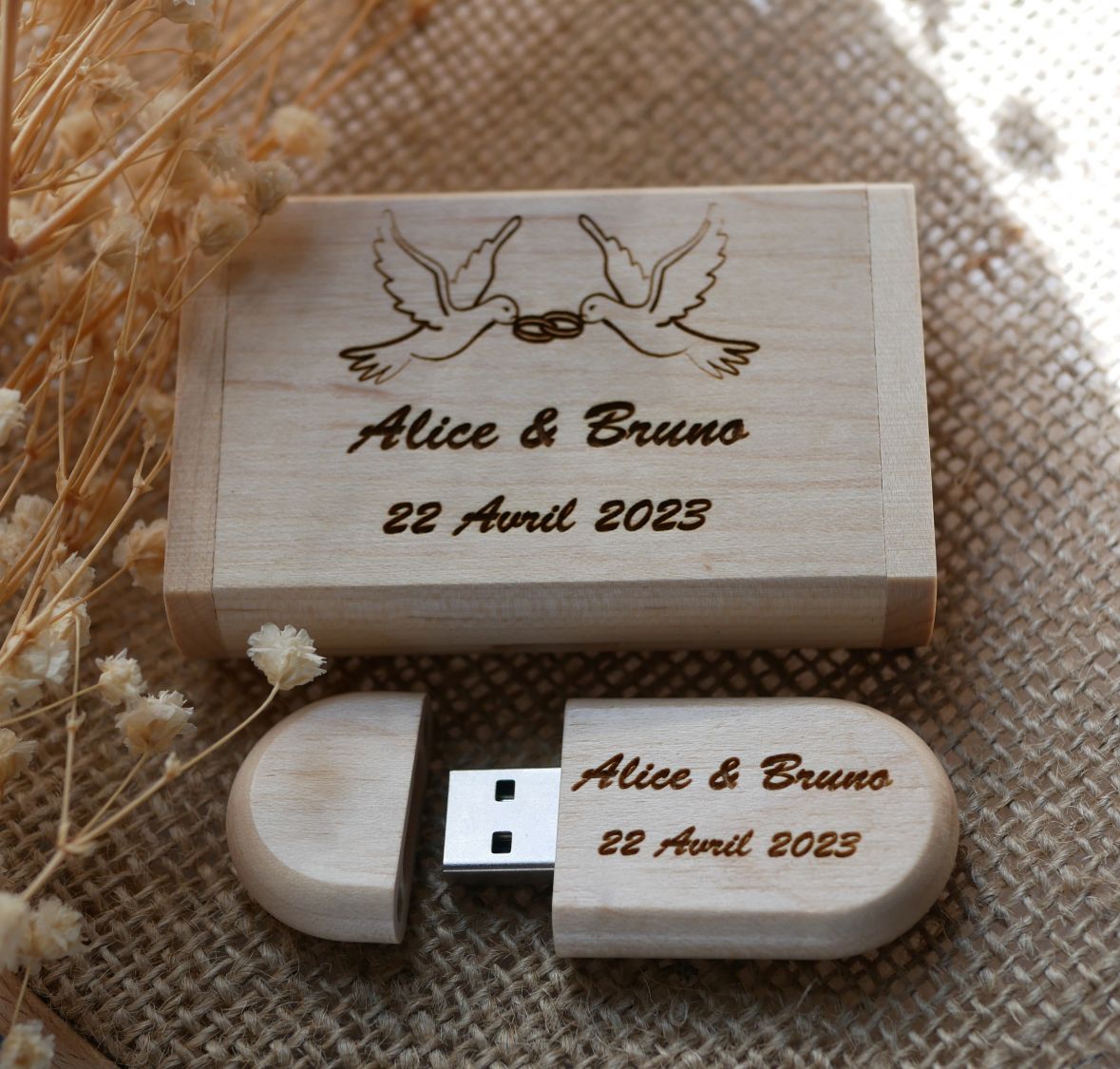 64 GB 3.0 Usb key in a personalized maple wood case