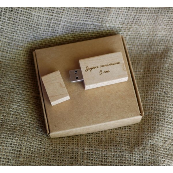 Wooden USB key 32 Gb rectangular to personalize by engraving