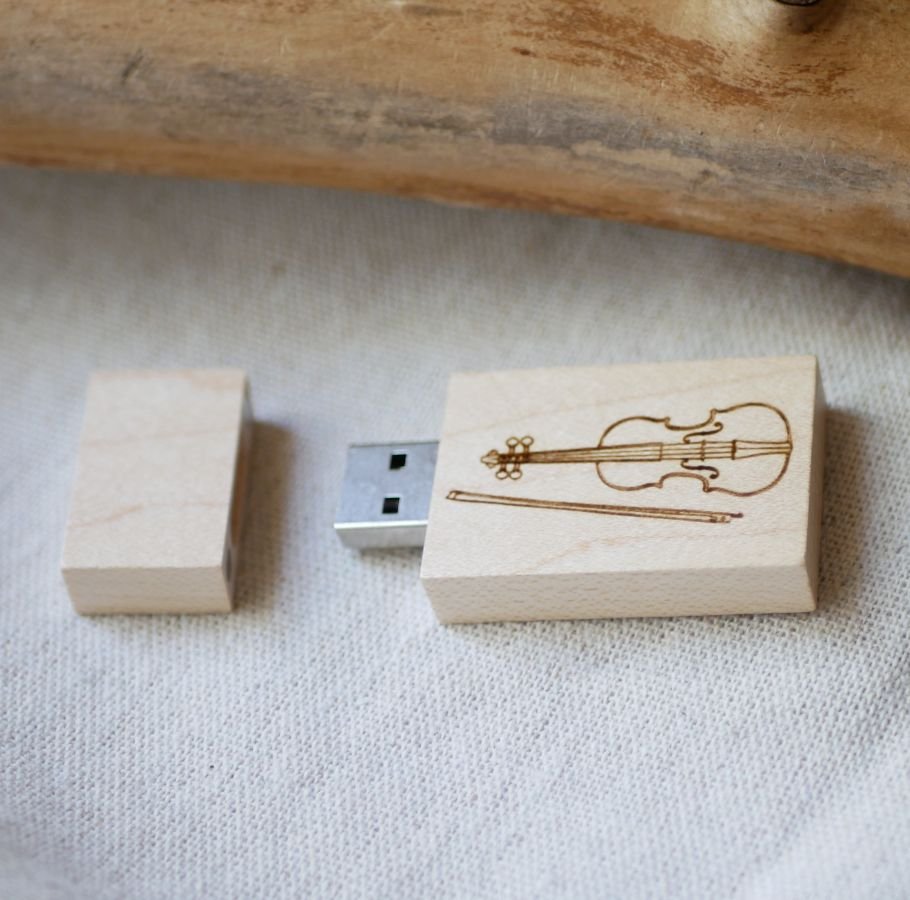 Wooden USB key 32 Gb rectangular to personalize by engraving