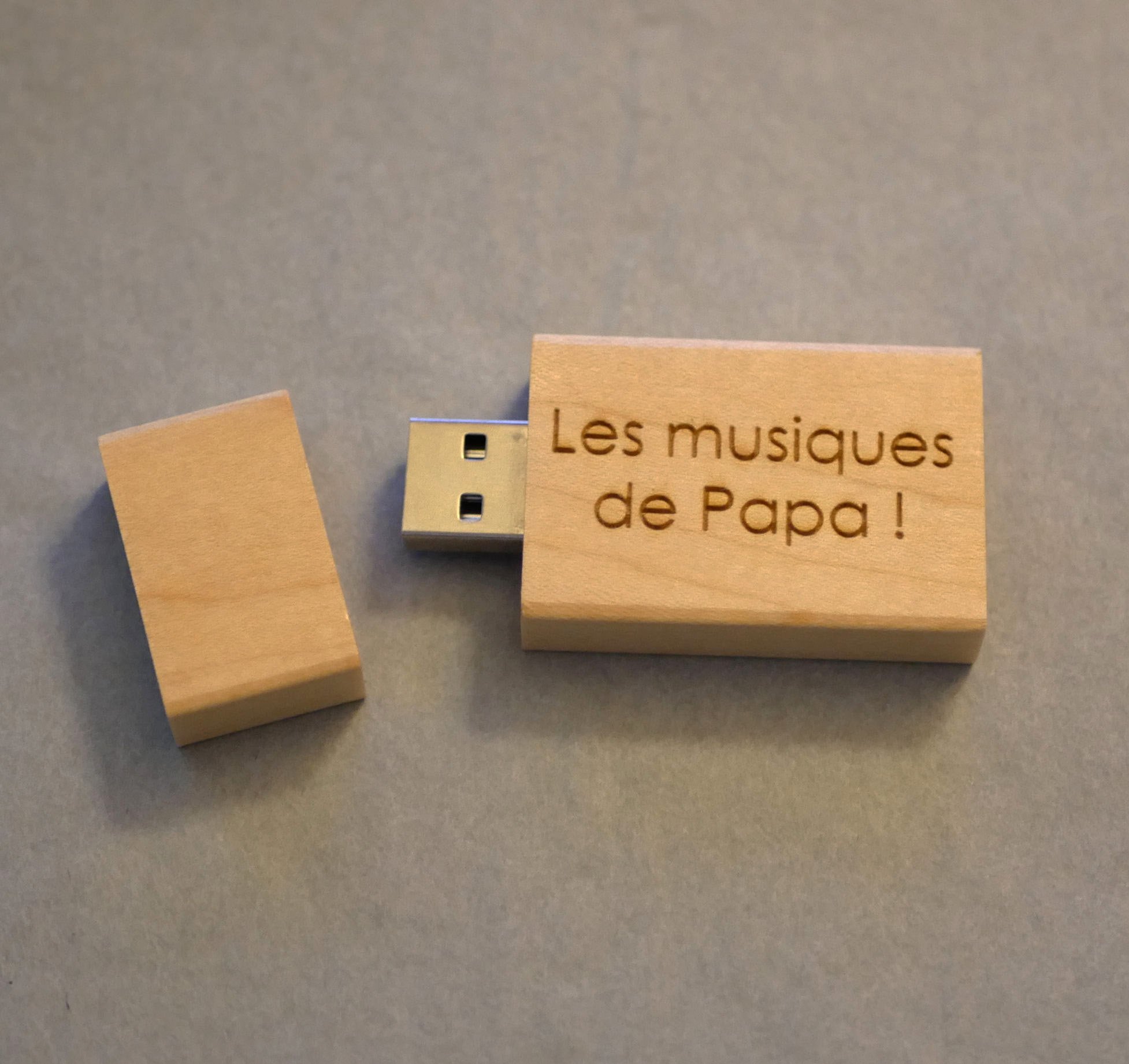 Wooden USB key 32 Gb rectangular to personalize by engraving