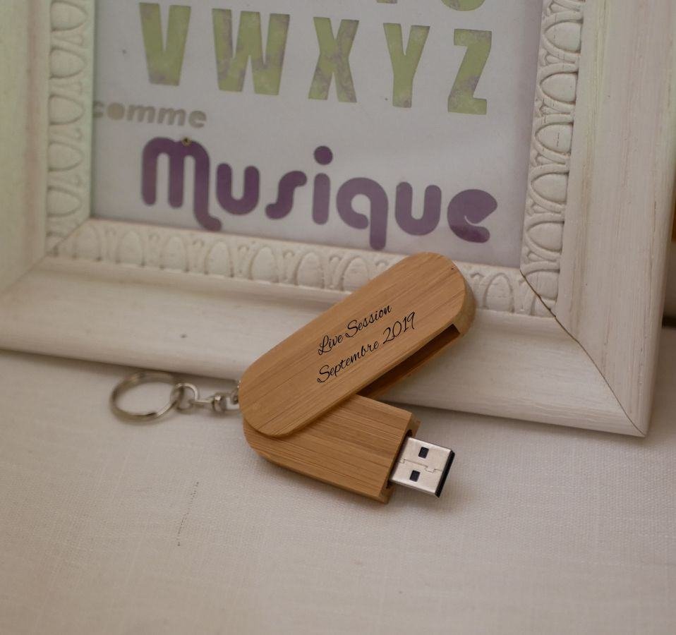 USB key bamboo 32 Gb in key ring to engrave and personalize