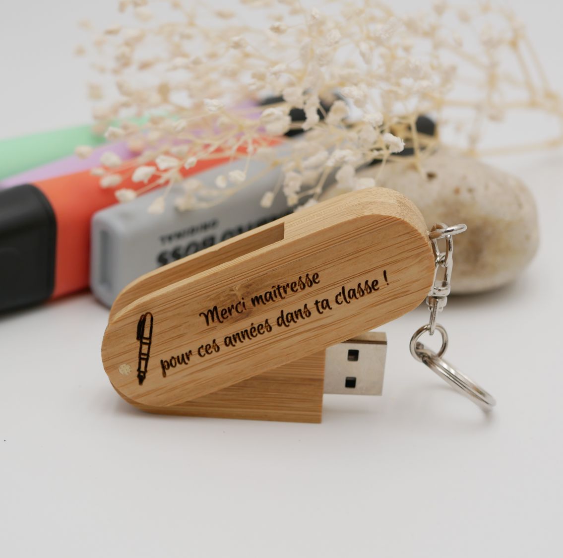 USB key bamboo 32 Gb in key ring to engrave and personalize