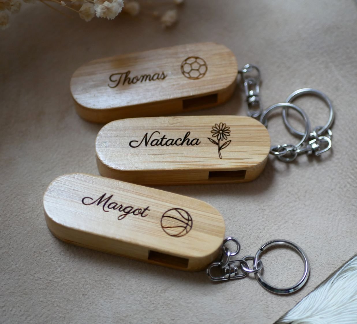 USB key bamboo 32 Gb in key ring to engrave and personalize