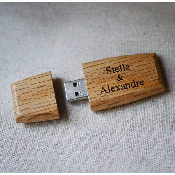 Wooden USB key to be personalized by engraving