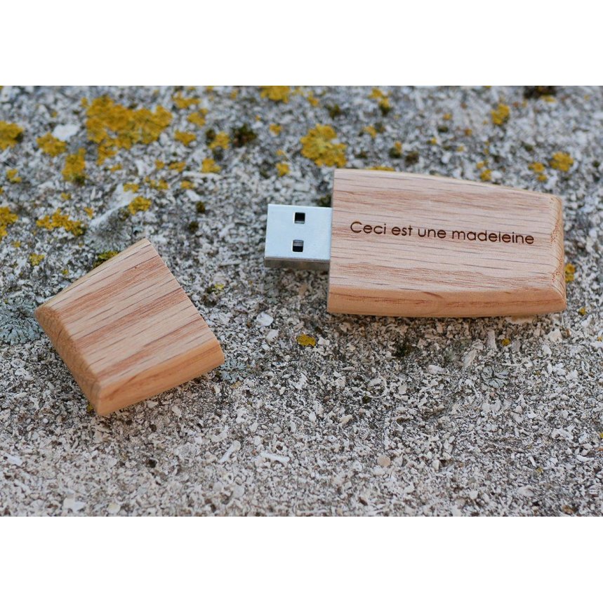 Wooden USB key to be personalized by engraving