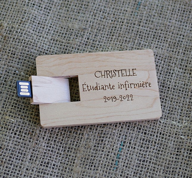 USB key engraved maple wood card to personalize