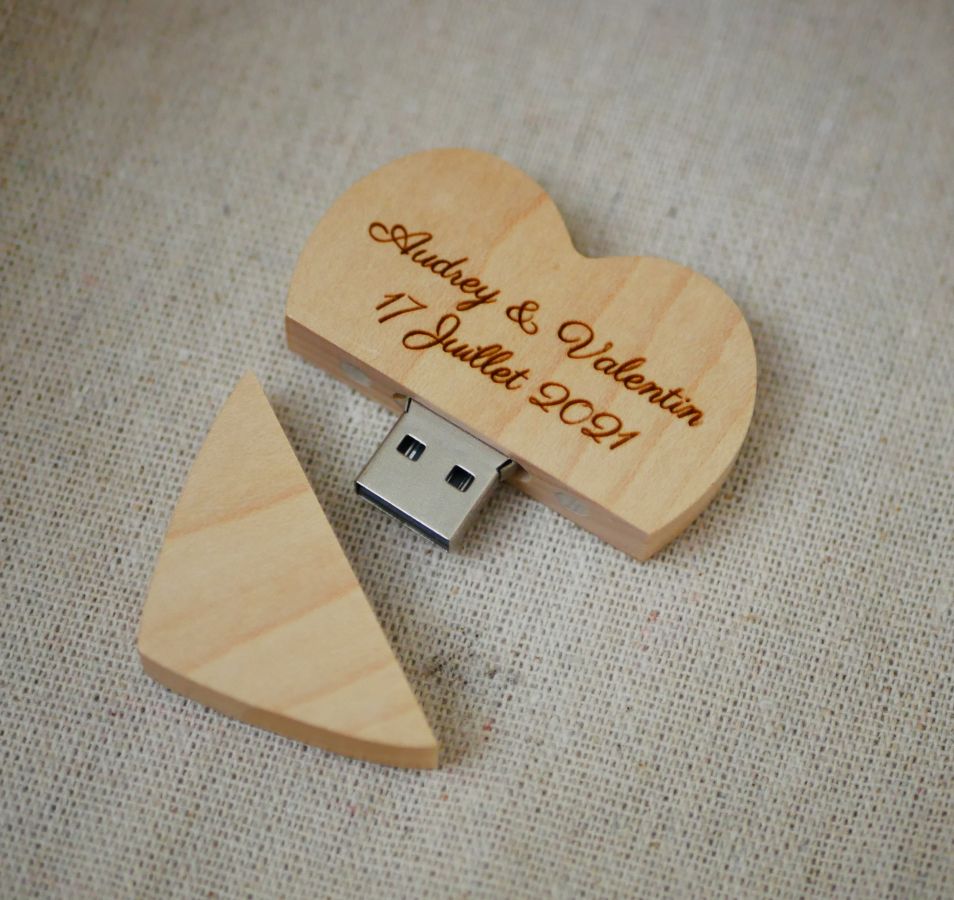 32 GB Heart USB Flash Drive in a light wood box