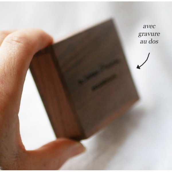 32 GB Heart USB flash drive in a dark wood box