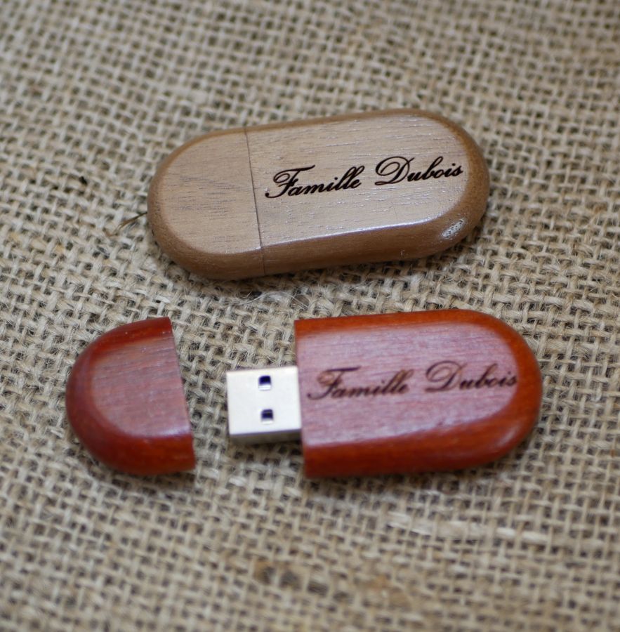 Oval USB key to be personalized by engraving, choice of wood