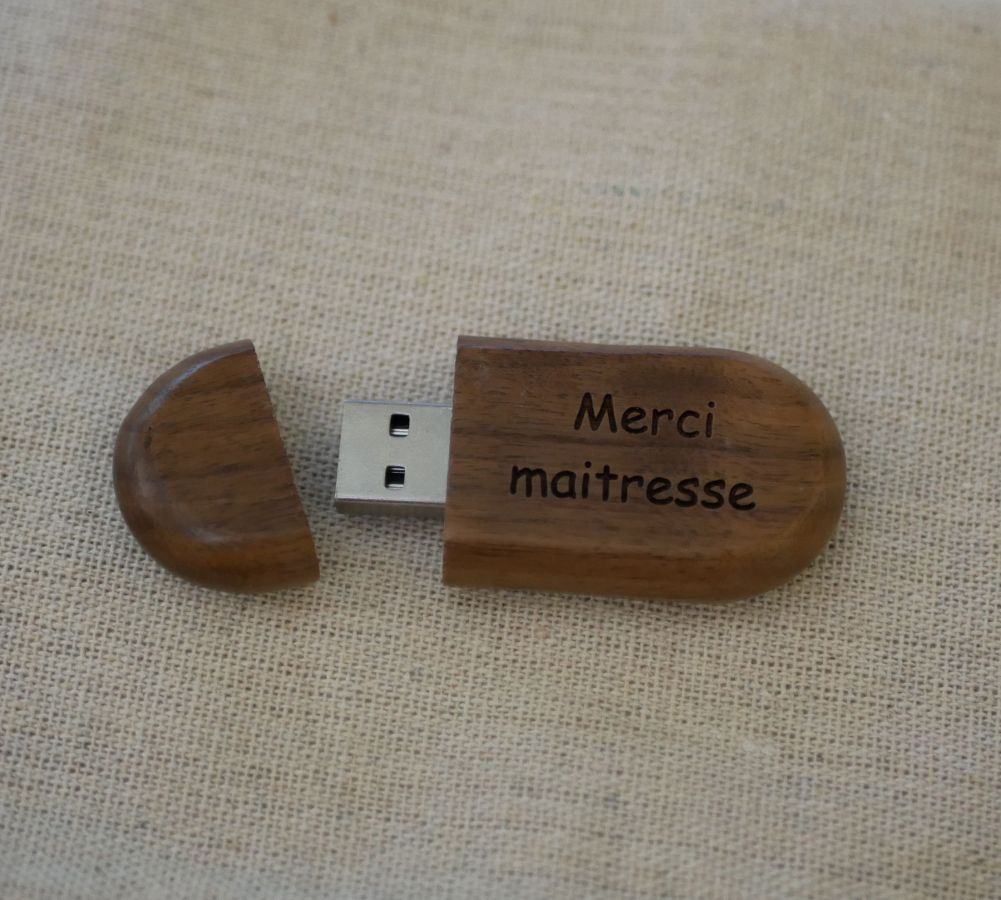 Oval USB key to be personalized by engraving, choice of wood