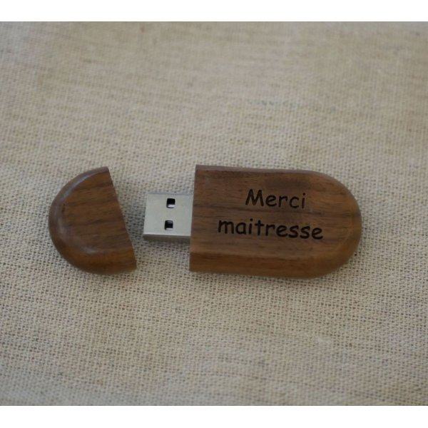 Oval USB key to be personalized by engraving, choice of wood