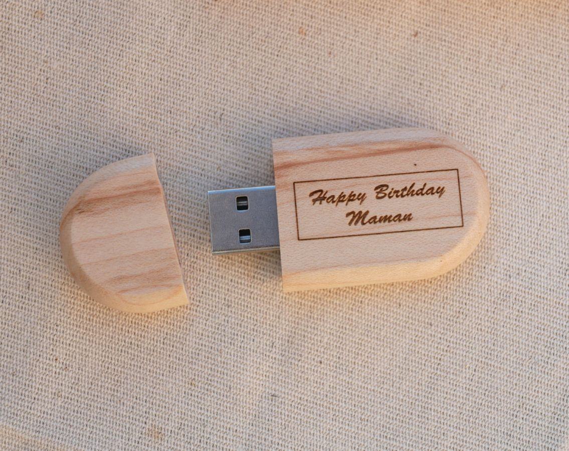 Oval USB key to be personalized by engraving, choice of wood