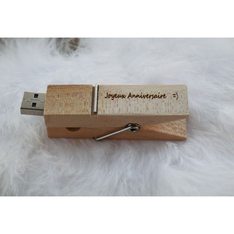 USB key engraved in raw wood to personalize