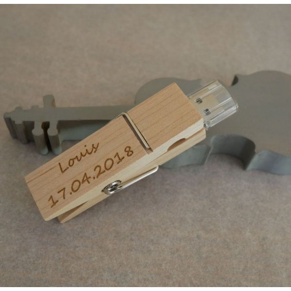USB key engraved in raw wood to personalize