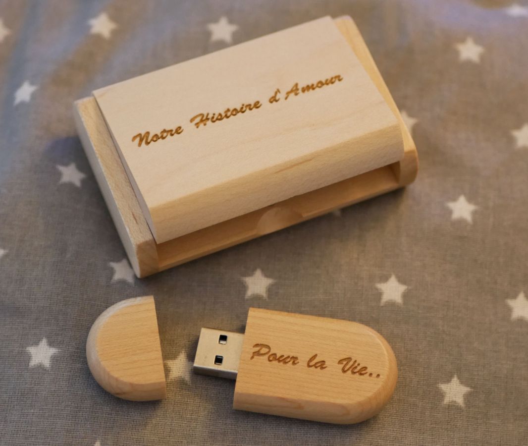 Coffret clé Usb 3.0 16 Go à personnaliser bois clair gravé
